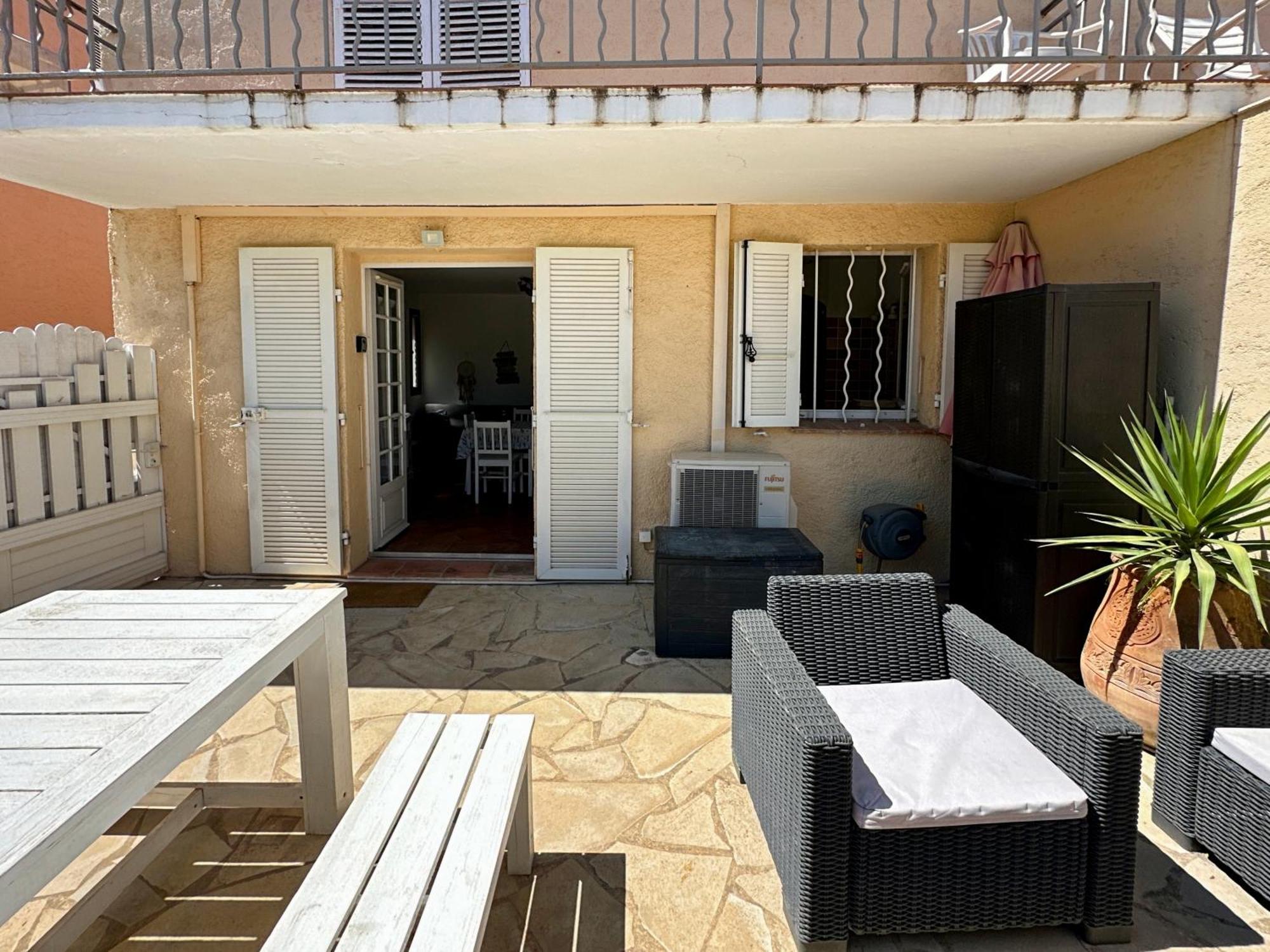 Superbe Emplacement , Terrasse Et Parking! 쎙뜨호뻬 외부 사진