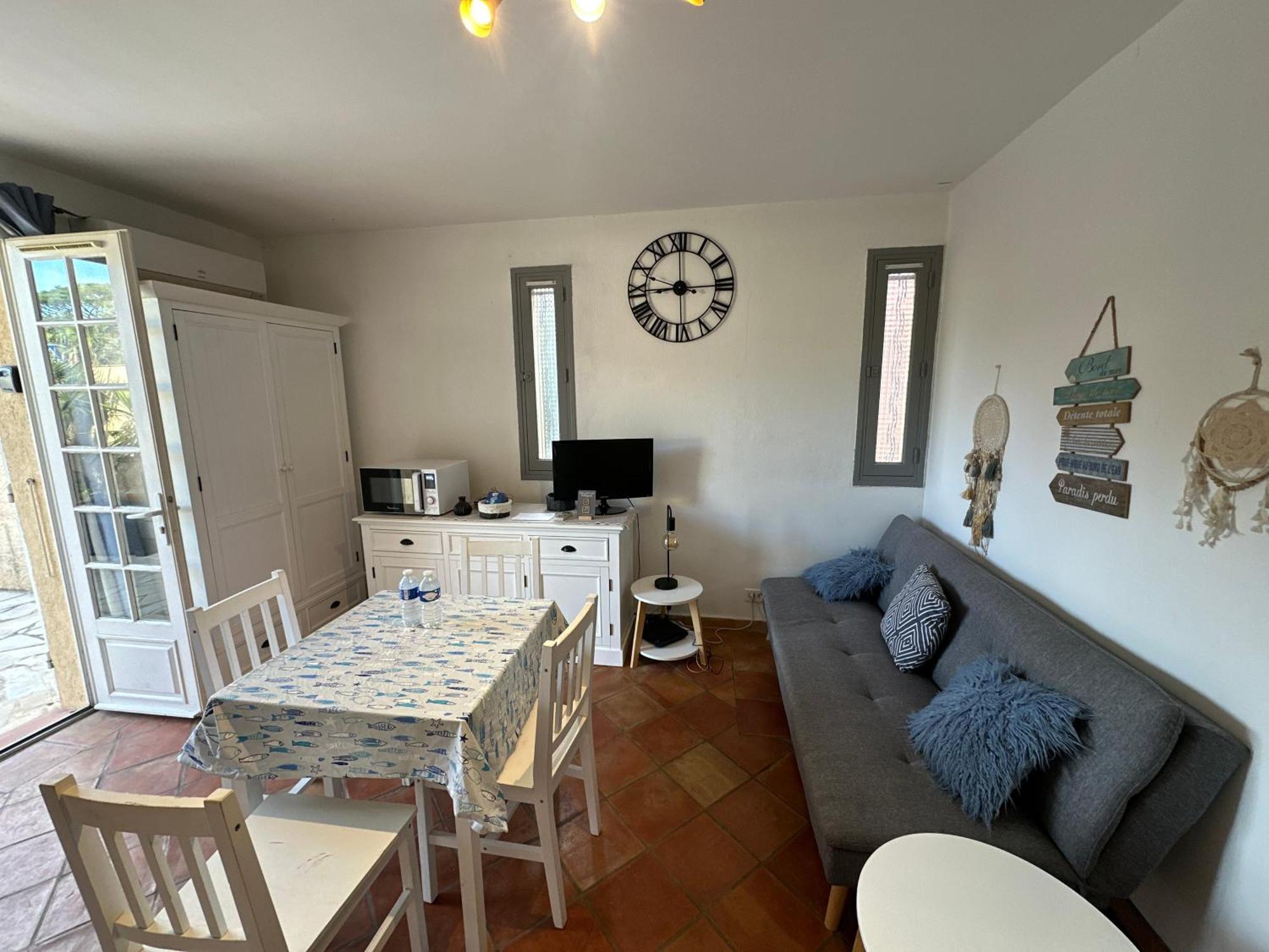 Superbe Emplacement , Terrasse Et Parking! 쎙뜨호뻬 외부 사진